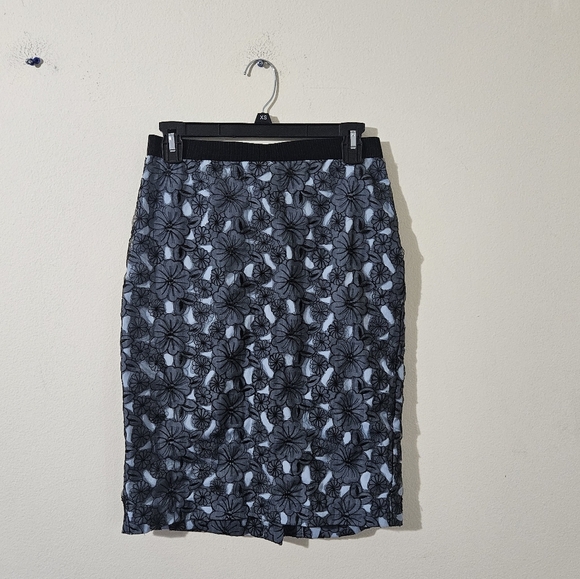 Ann Taylor Floral Overlay Skirt - Picture 1 of 4
